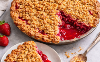 Strawberry Rhubarb Pie With Crumble
