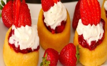 Easy Strawberry Shortcake (90s Style) – A Simple Classic Everyone Still Loves